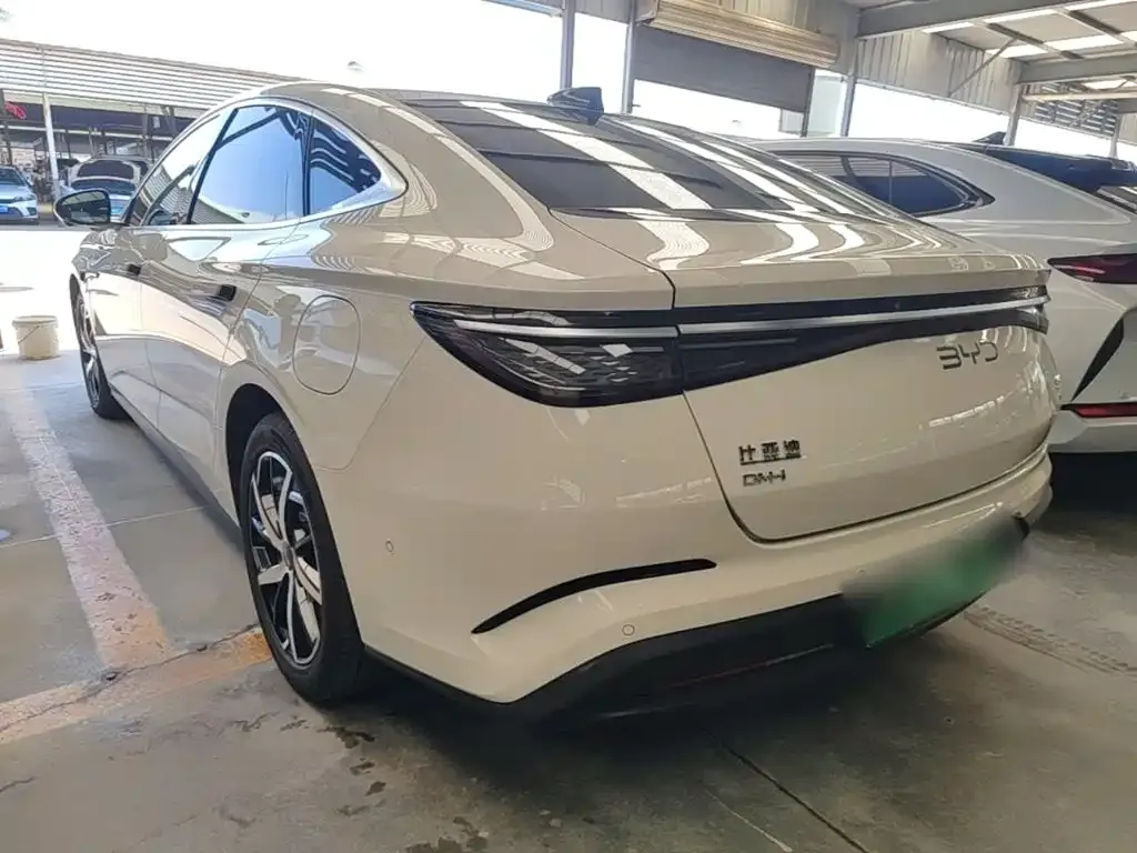 BYD Seal 07 DM-i — фото 10