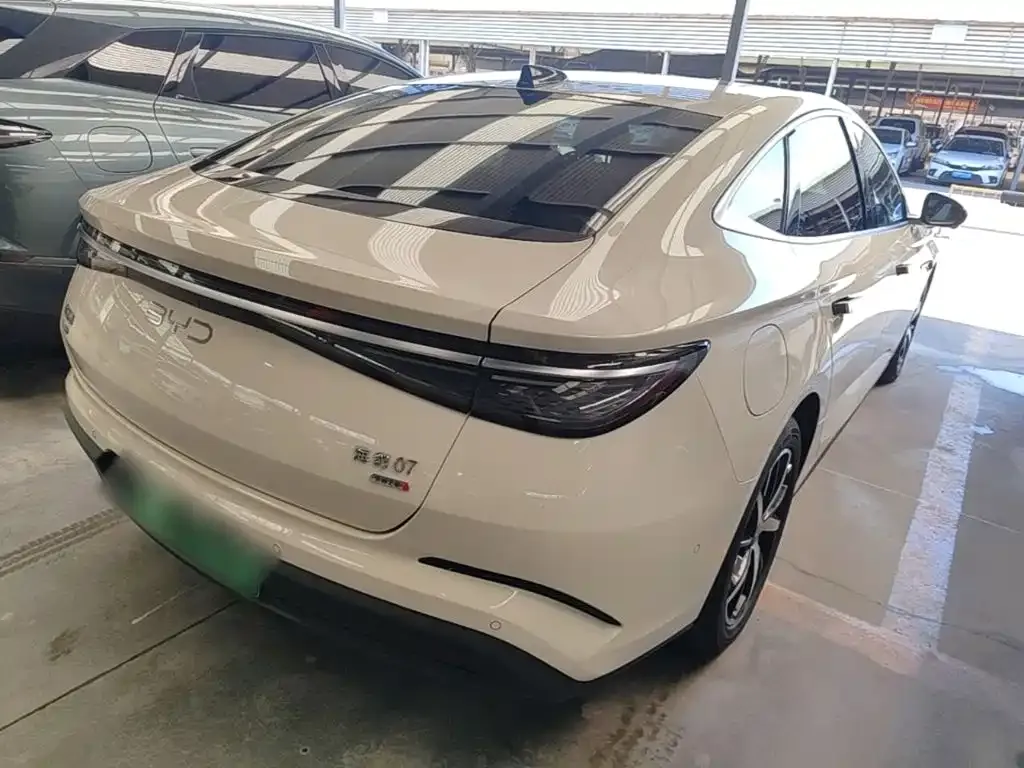 BYD Seal 07 DM-i — фото 9