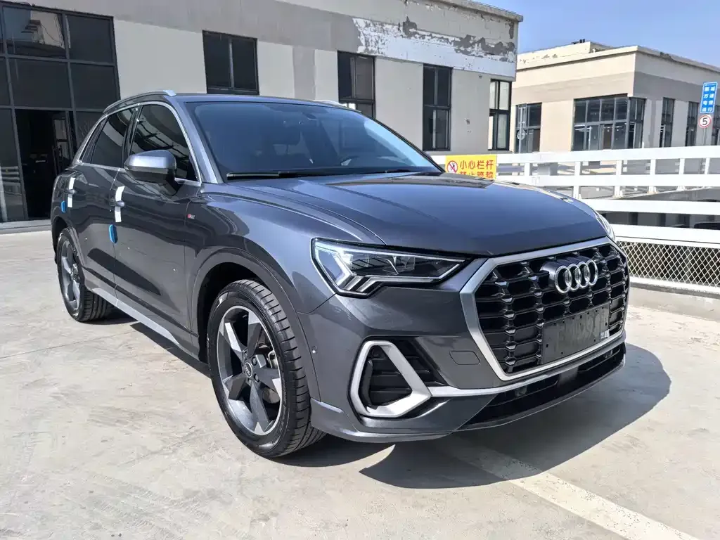 Audi Q3 — фото 10