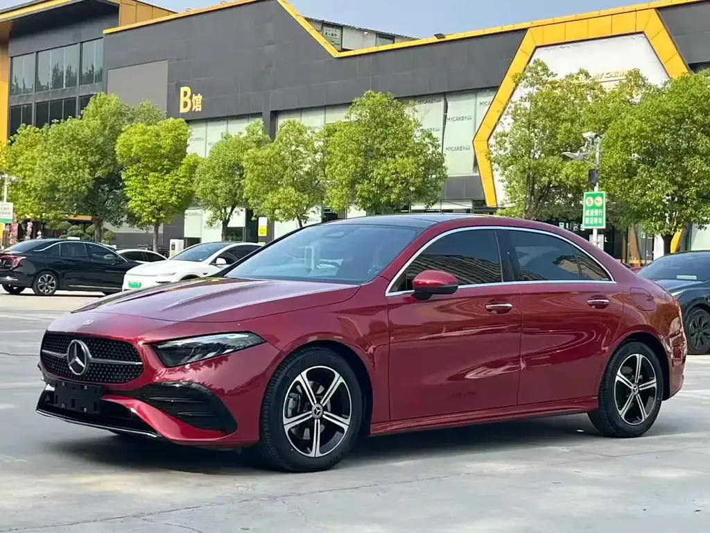 Mercedes-Benz A-Class — фото 1
