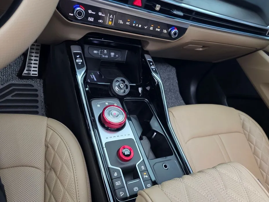 Kia Sorento — фото 10