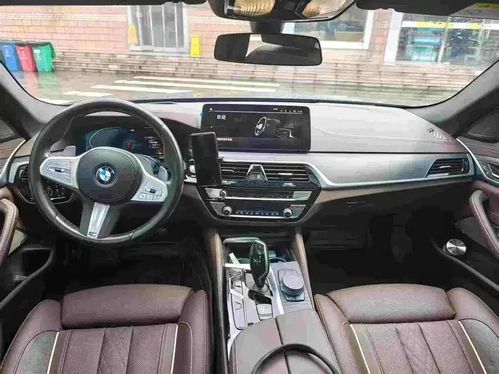 BMW 5 Series — фото 5