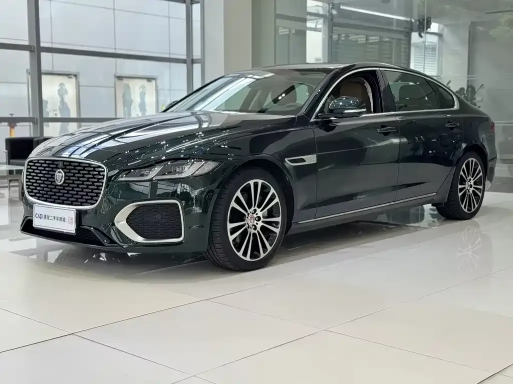 Jaguar XFL — фото 1