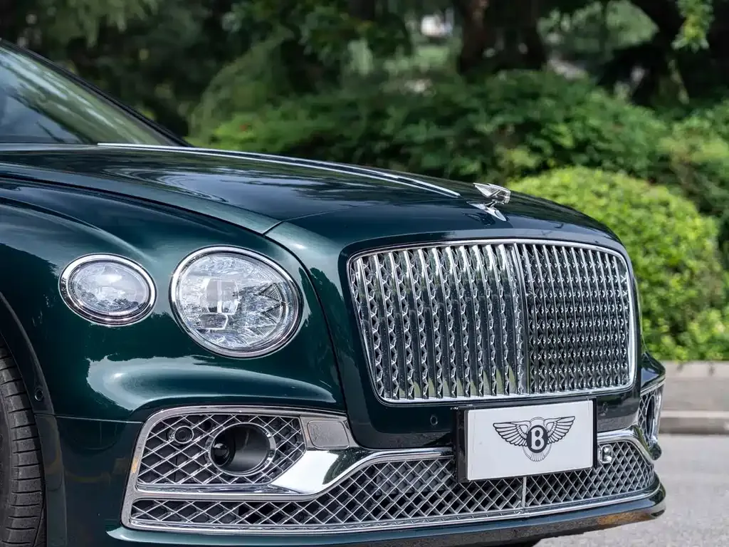 Bentley Flying Spur PHEV — фото 10