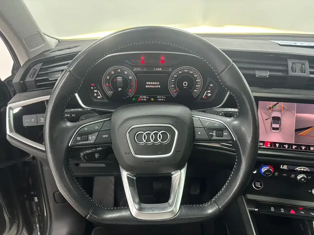 Audi Q3 — фото 3