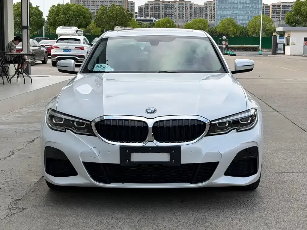 BMW 3 Series — фото 1