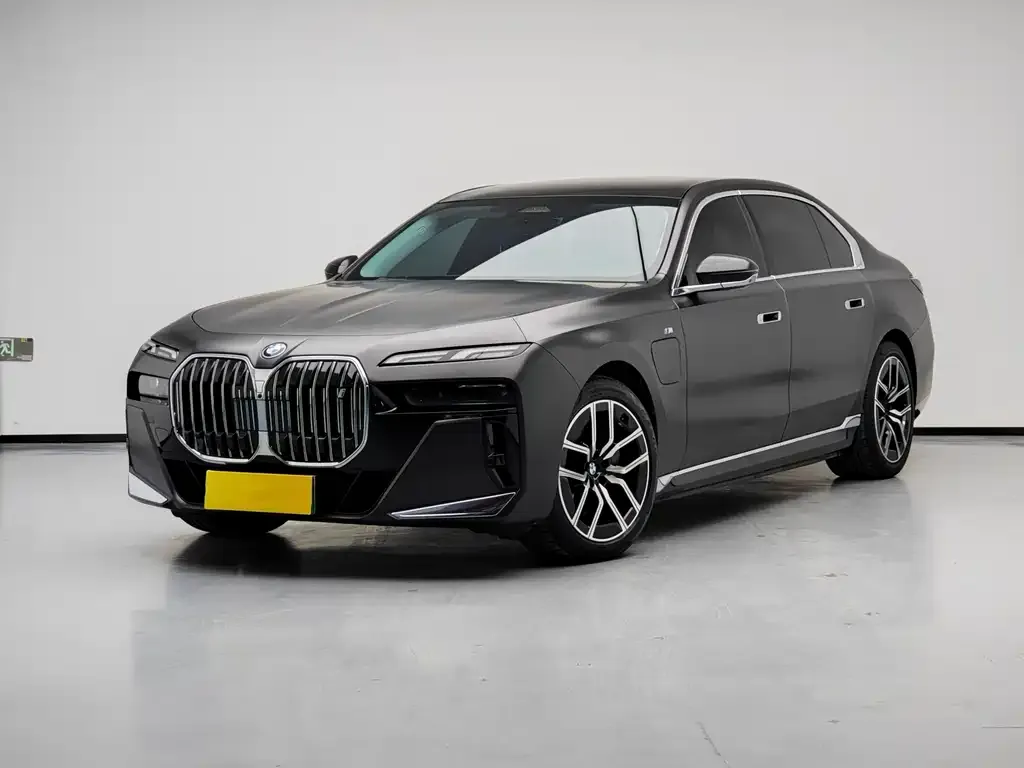 BMW i7 — фото 1