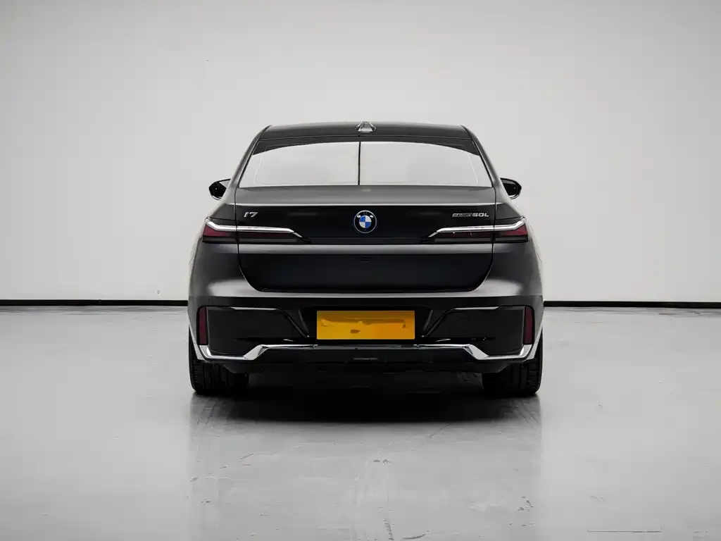 BMW i7 — фото 4