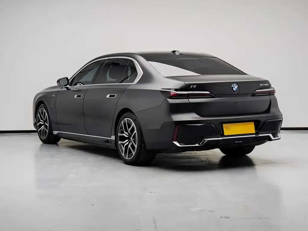 BMW i7 — фото 3
