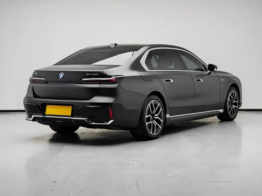 BMW i7 — фото 8