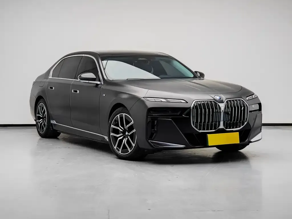 BMW i7 — фото 7