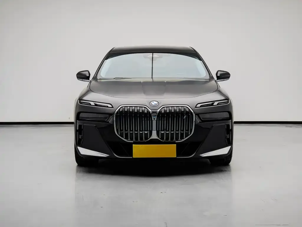 BMW i7 — фото 6