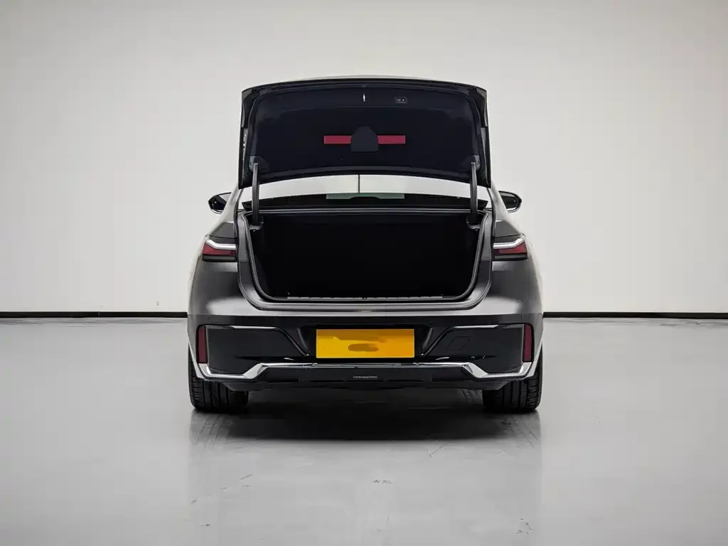 BMW i7 — фото 2