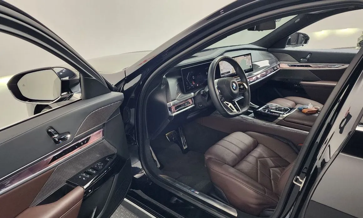 BMW 7-Series 2023 из KR, фото 8