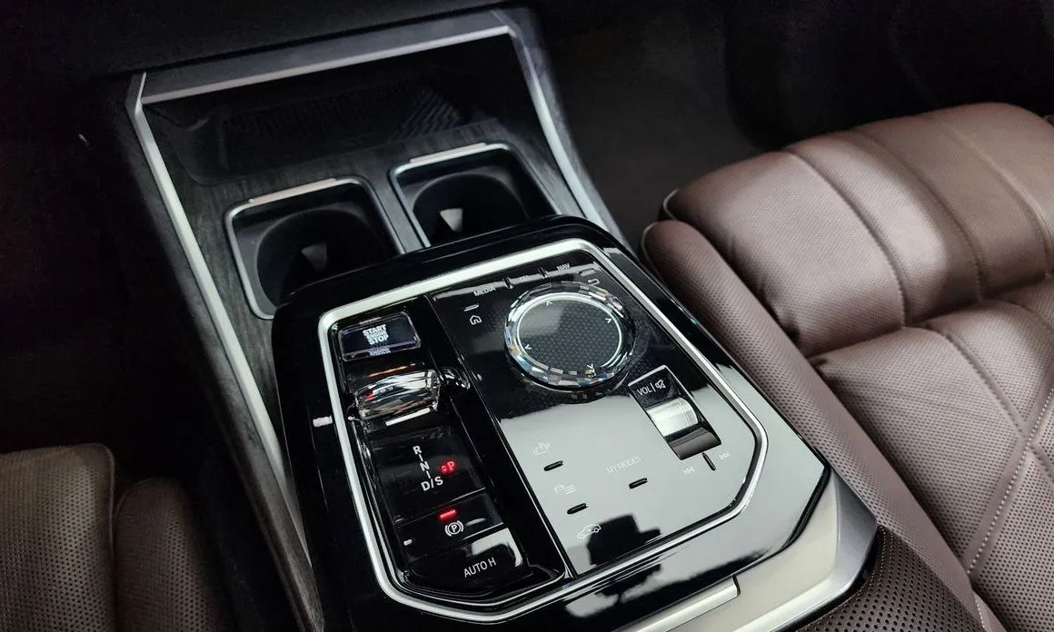 BMW 7-Series 2023 из KR, фото 6