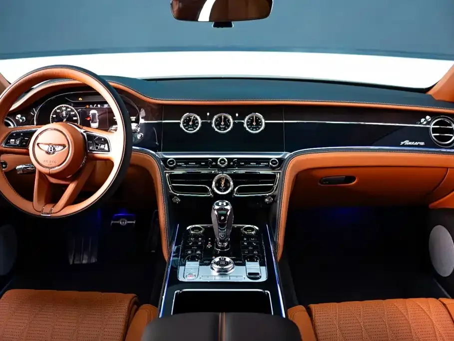 Bentley Flying Spur — фото 8