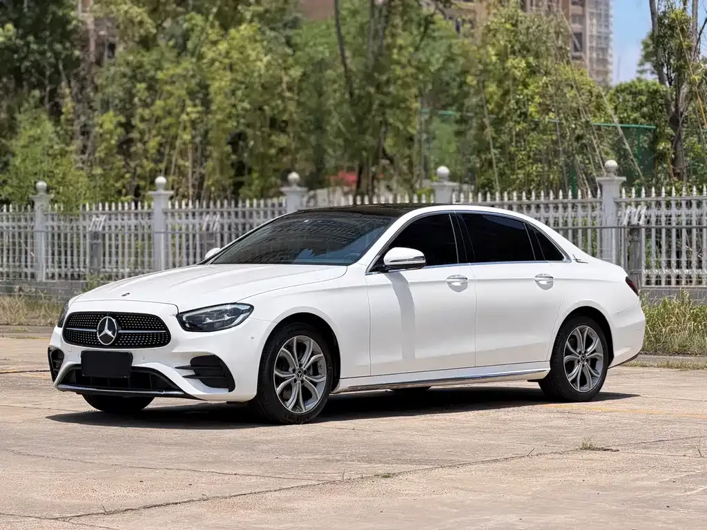 Mercedes-Benz E-Class — фото 10