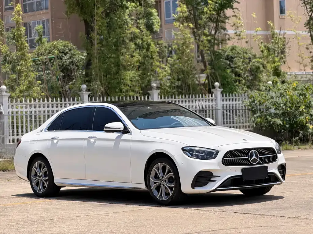 Mercedes-Benz E-Class — фото 6