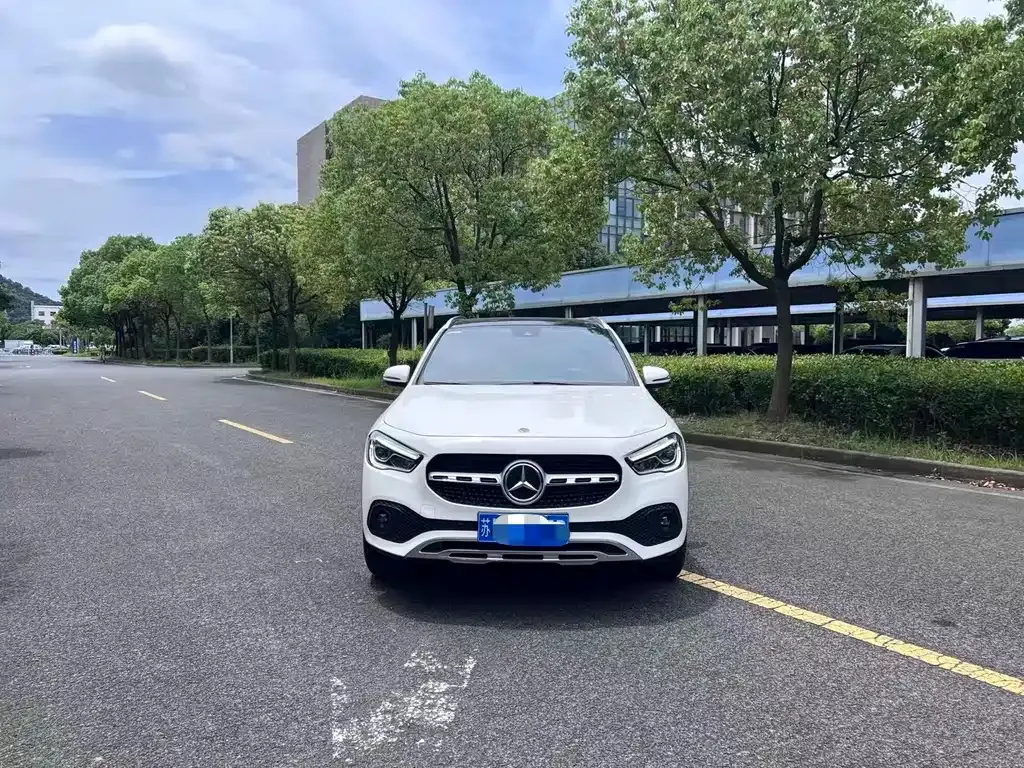 Mercedes-Benz GLA — фото 1