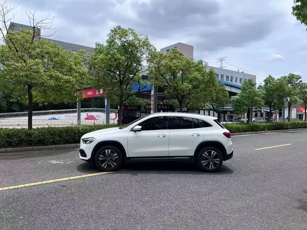 Mercedes-Benz GLA — фото 8
