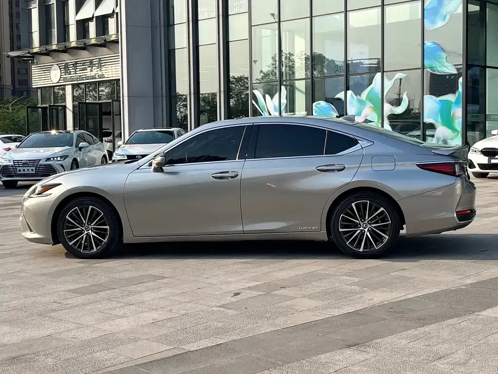 Lexus ES — фото 7