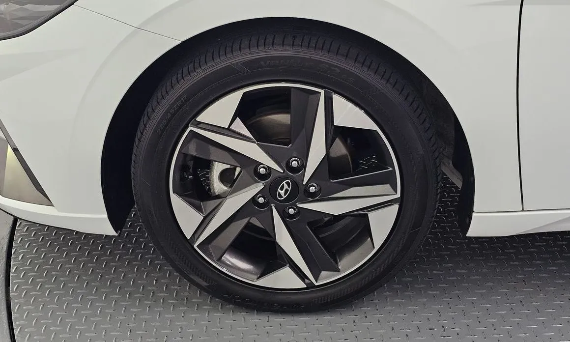 Hyundai AVANTE — фото 2
