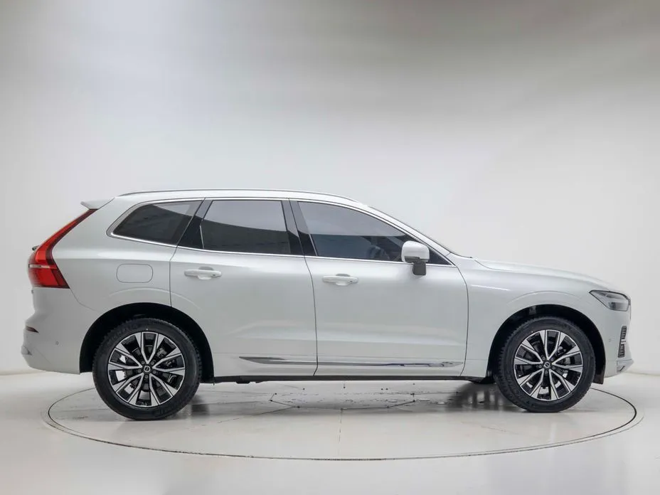 Volvo XC60 — фото 9