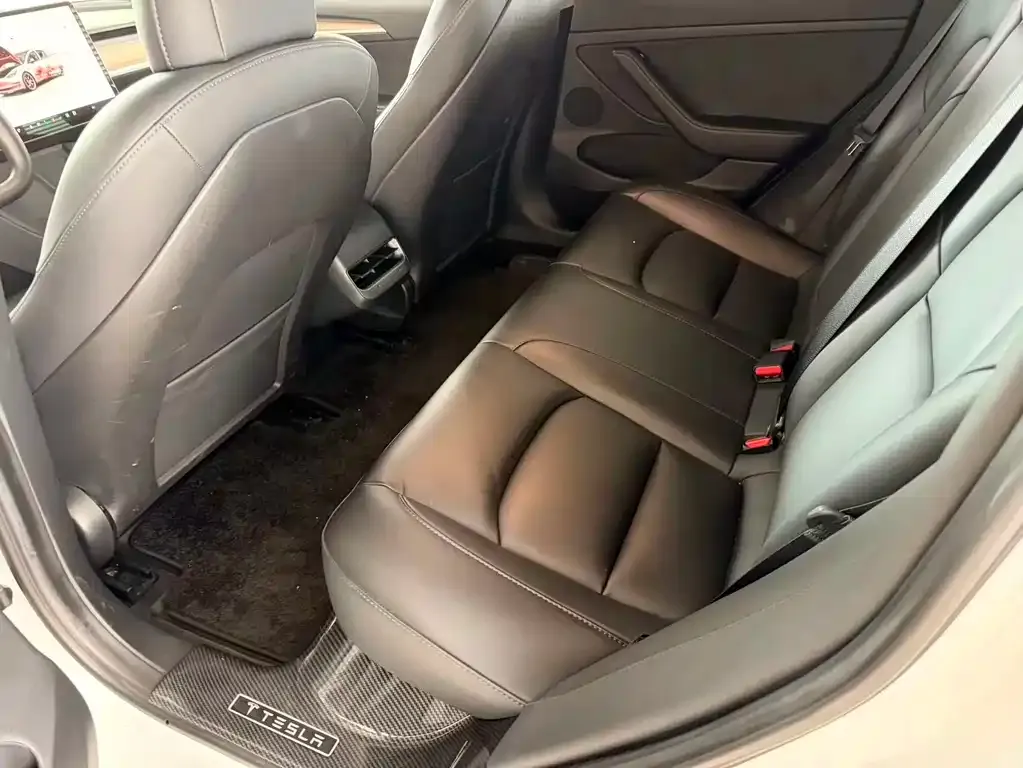 Tesla Model 3 — фото 3