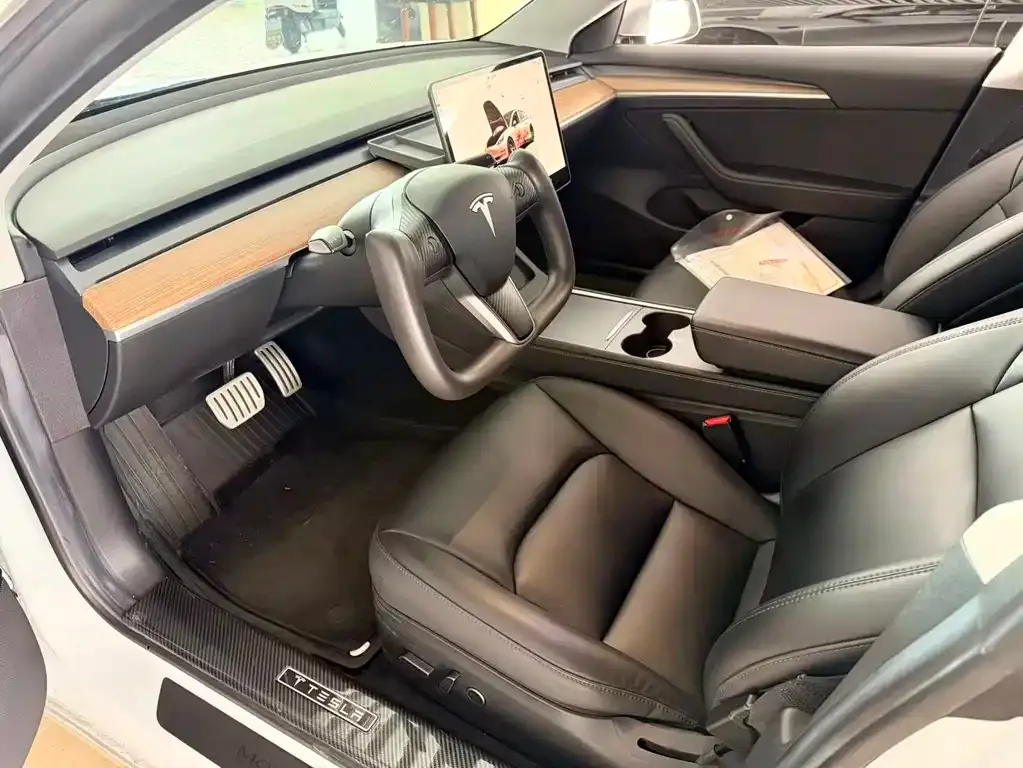 Tesla Model 3 — фото 4