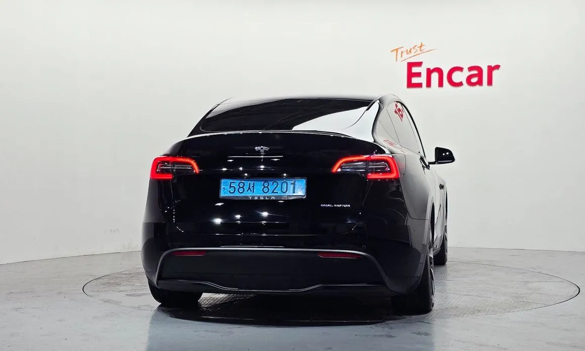 Tesla Model Y — фото 6