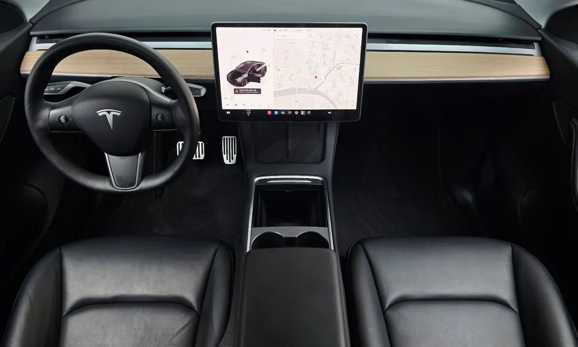 Tesla Model Y — фото 3