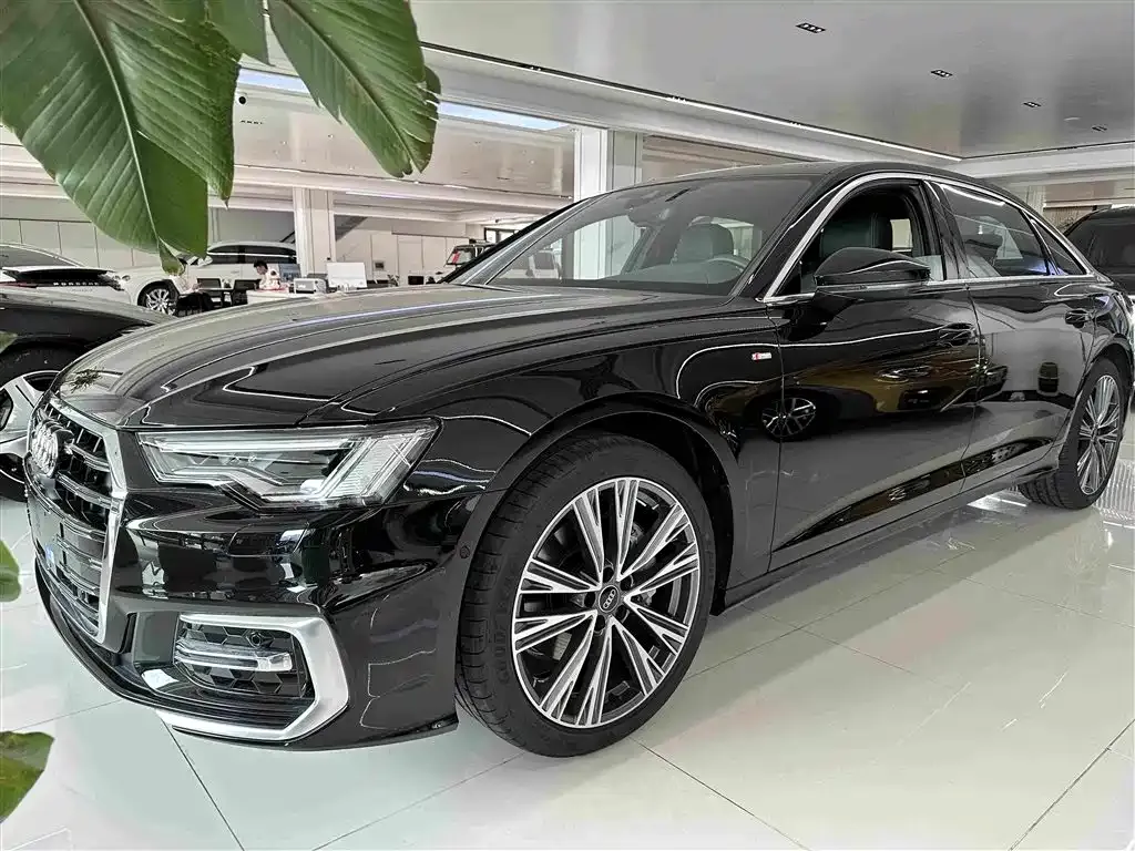 Audi A6L — фото 1