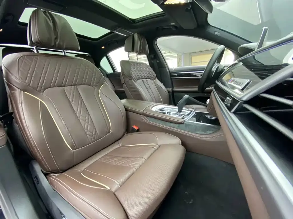 BMW 7 Series 2022 из CN, фото 8