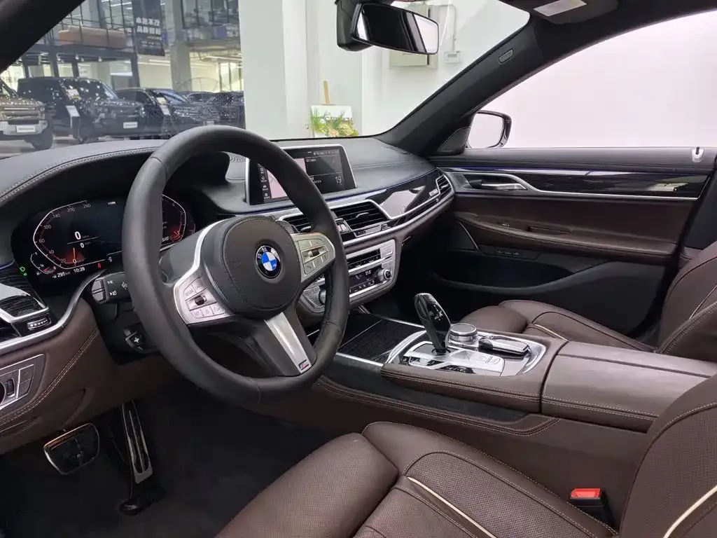 BMW 7 Series 2022 из CN, фото 10
