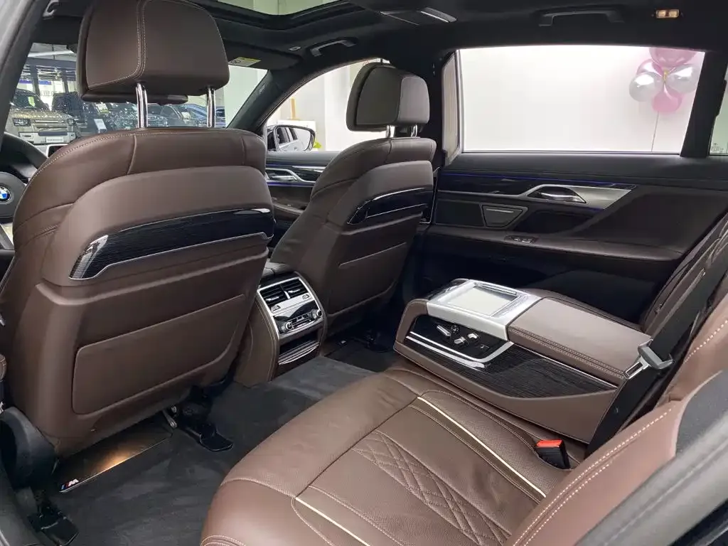 BMW 7 Series 2022 из CN, фото 6
