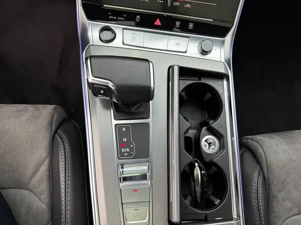 Audi A6L New Energy — фото 10