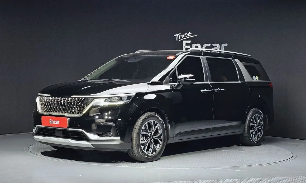 Kia Carnival — фото 1