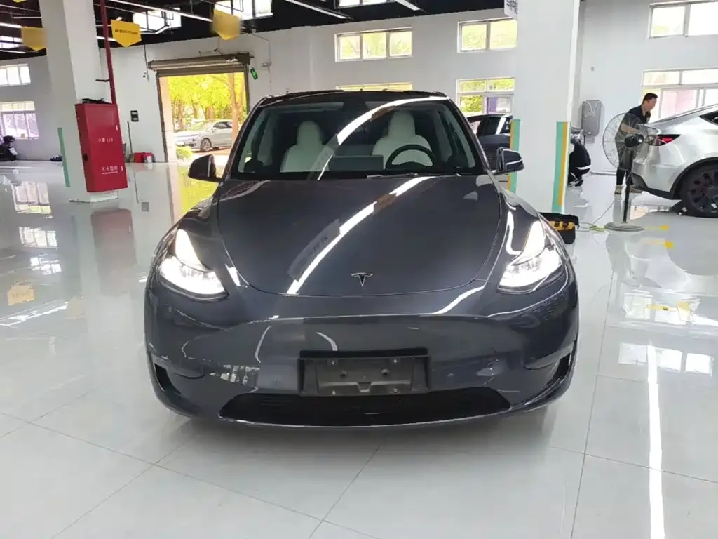 Tesla Model Y — фото 7