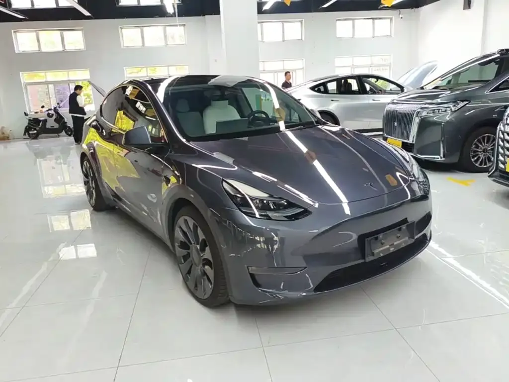 Tesla Model Y — фото 8