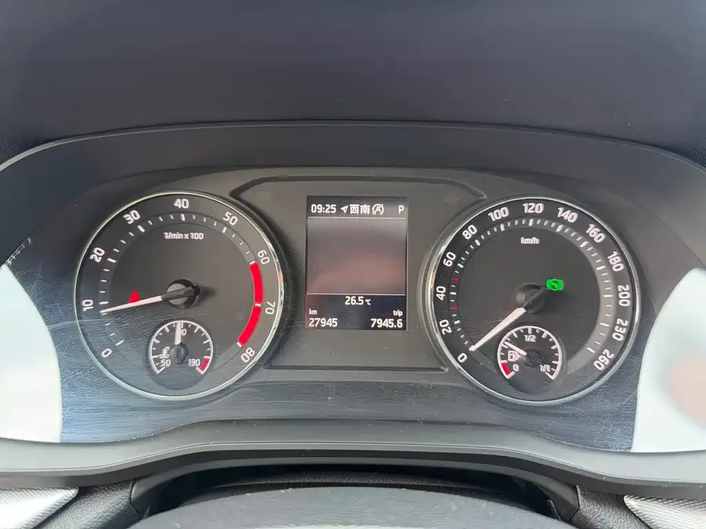 Skoda Octavia — фото 2