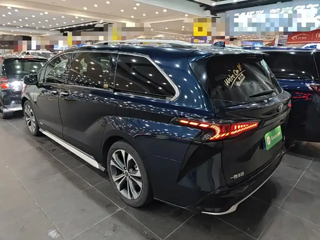 Toyota Granvia — фото 8