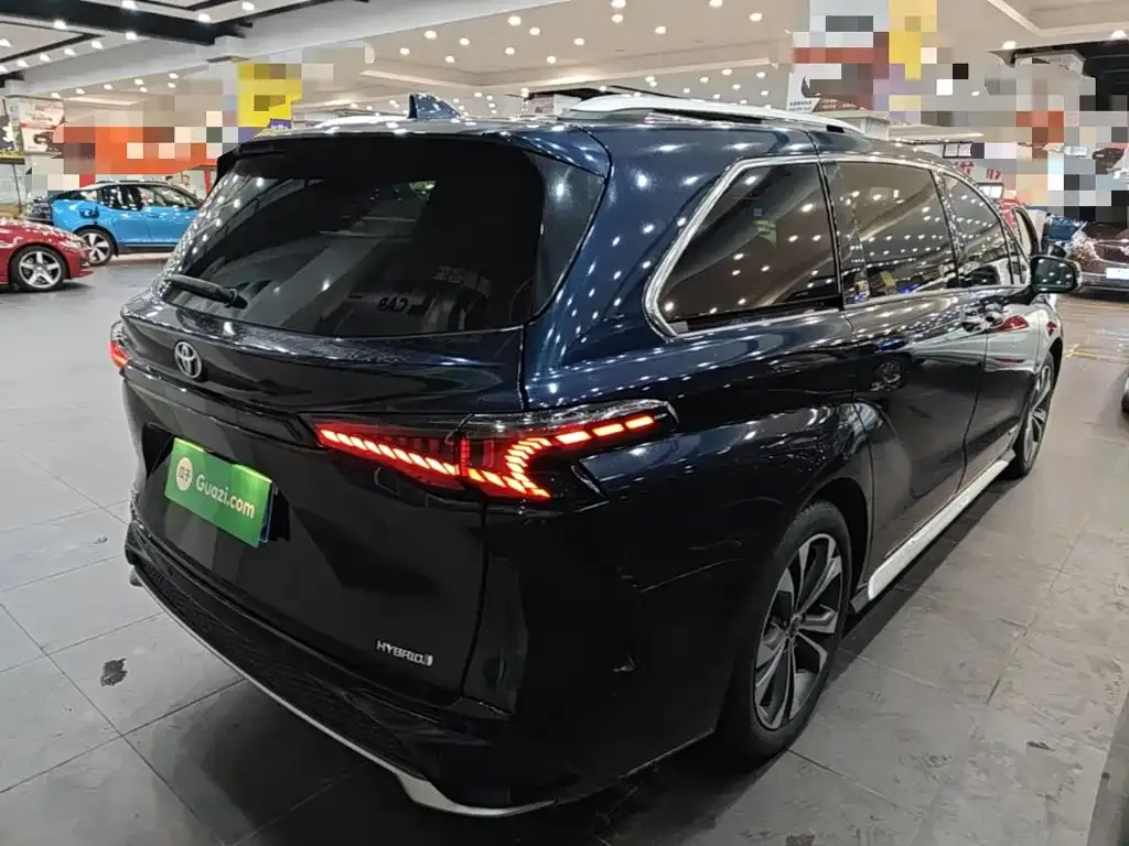 Toyota Granvia — фото 3