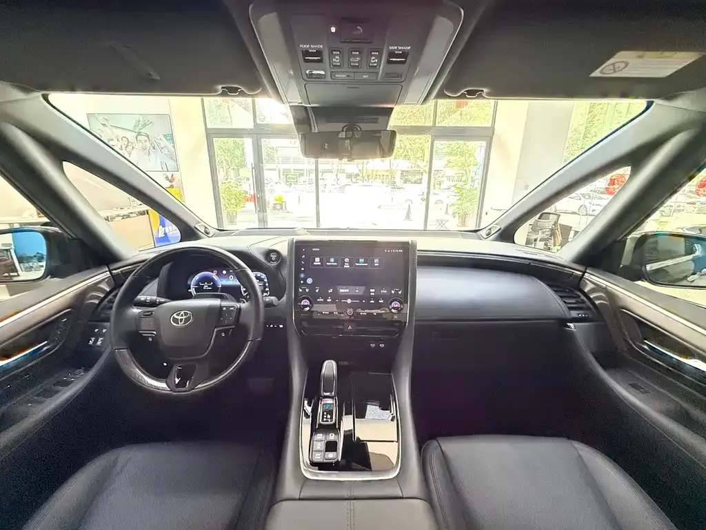 Toyota Alphard — фото 3