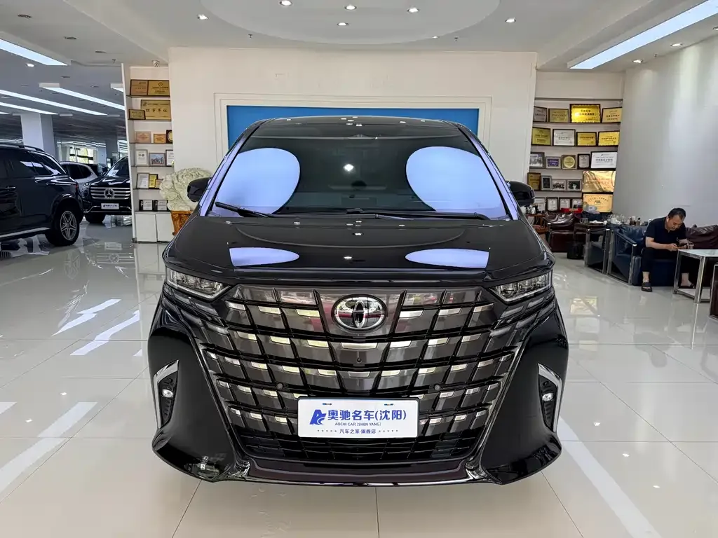 Toyota Alphard — фото 6