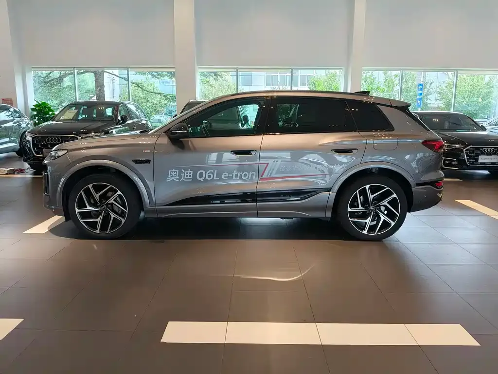 Audi Q6L e-tron — фото 9