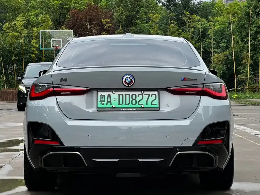 BMW i4 — фото 4