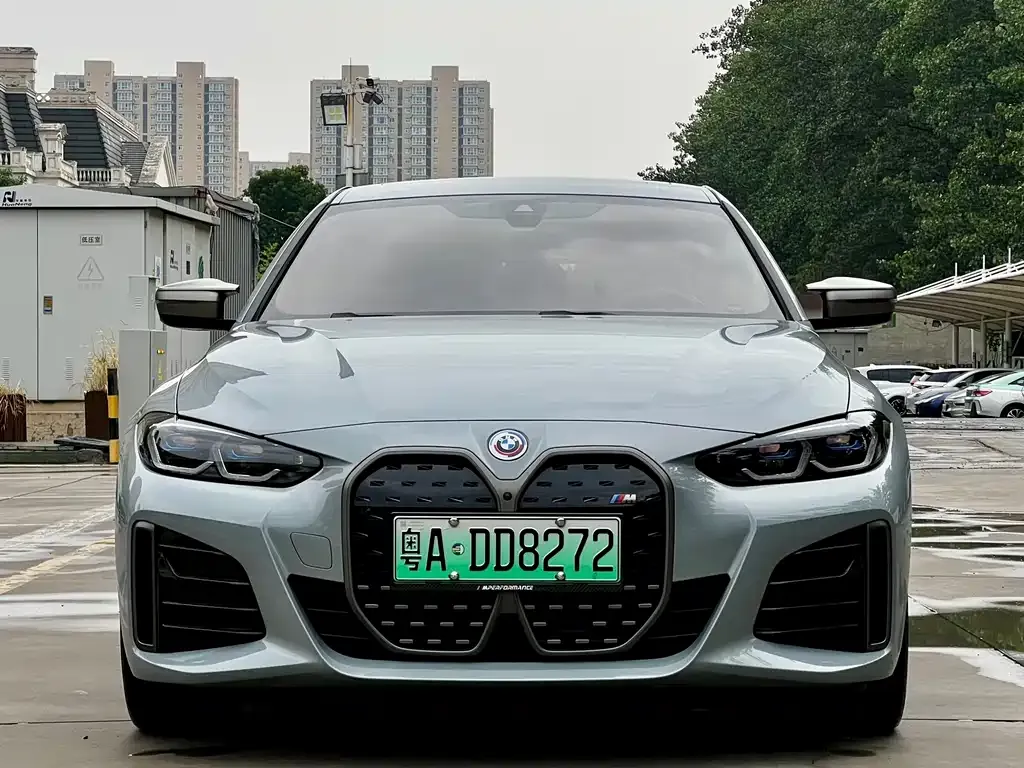 BMW i4 — фото 3