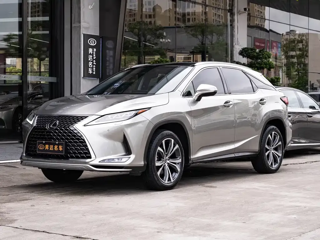Lexus RX — фото 1