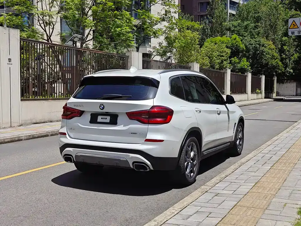 BMW X3 — фото 10