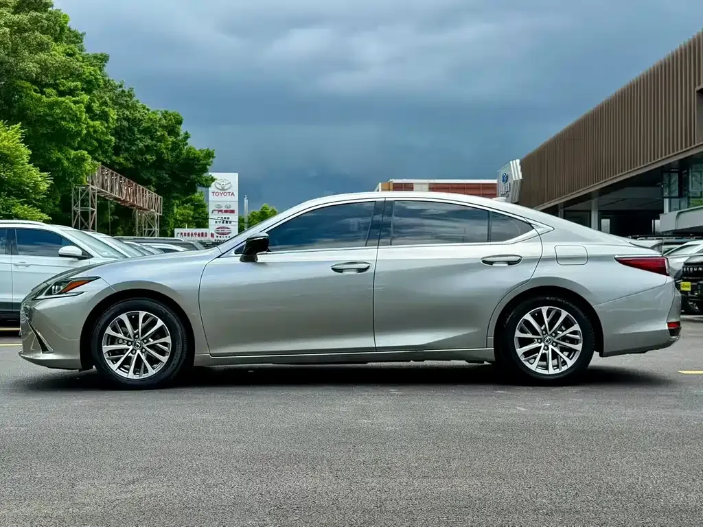 Lexus ES — фото 6